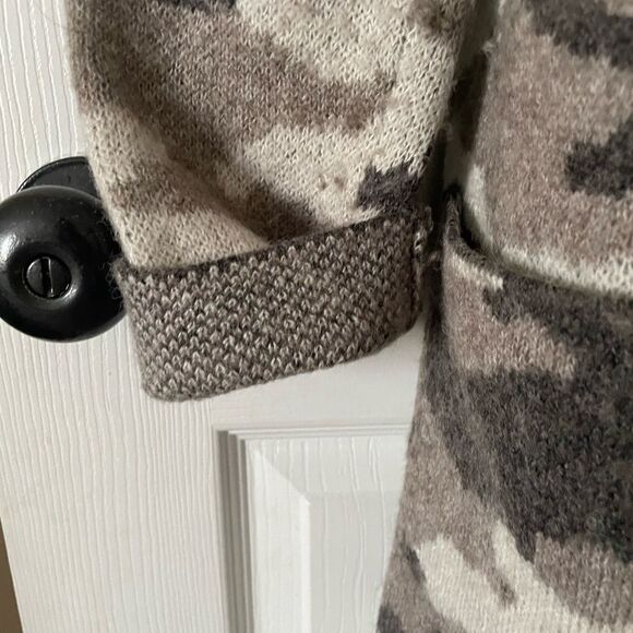 Christian Siriano Women Camouflage Wool Blend Knit Cardigan Sweater Oversized XS - Picture 3 of 6